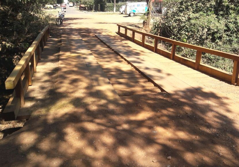 Prefeitura instala parapeitos na ponte ao lado do Hotel Bonsai
