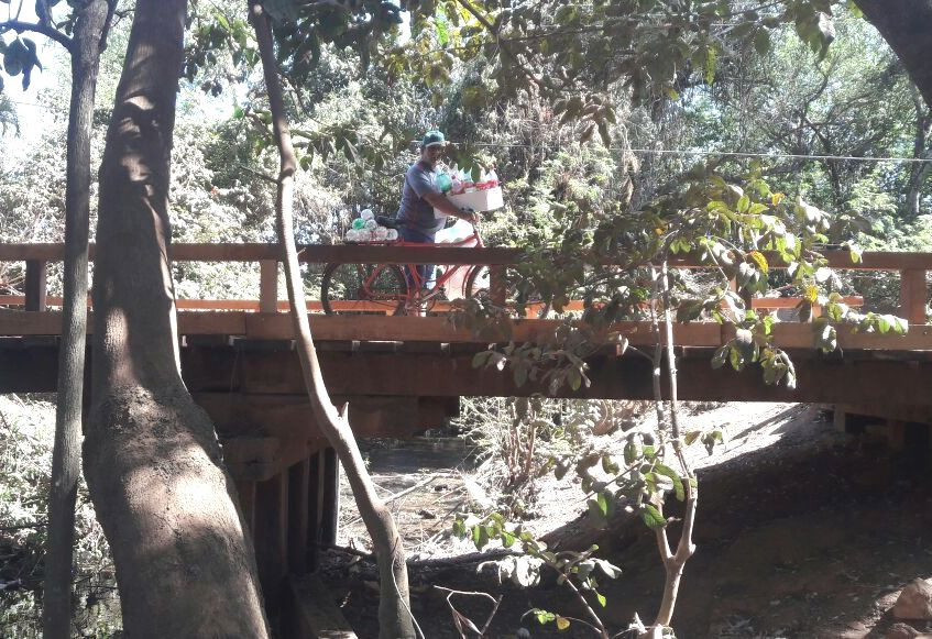 Prefeitura instala parapeitos na ponte ao lado do Hotel Bonsai