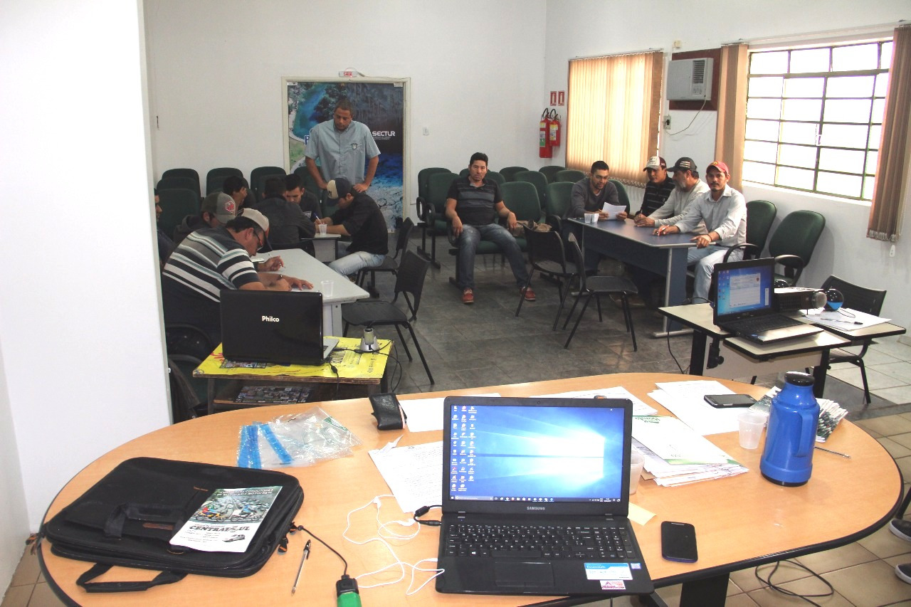DEMTRAT realiza curso para condutores de mototáxi