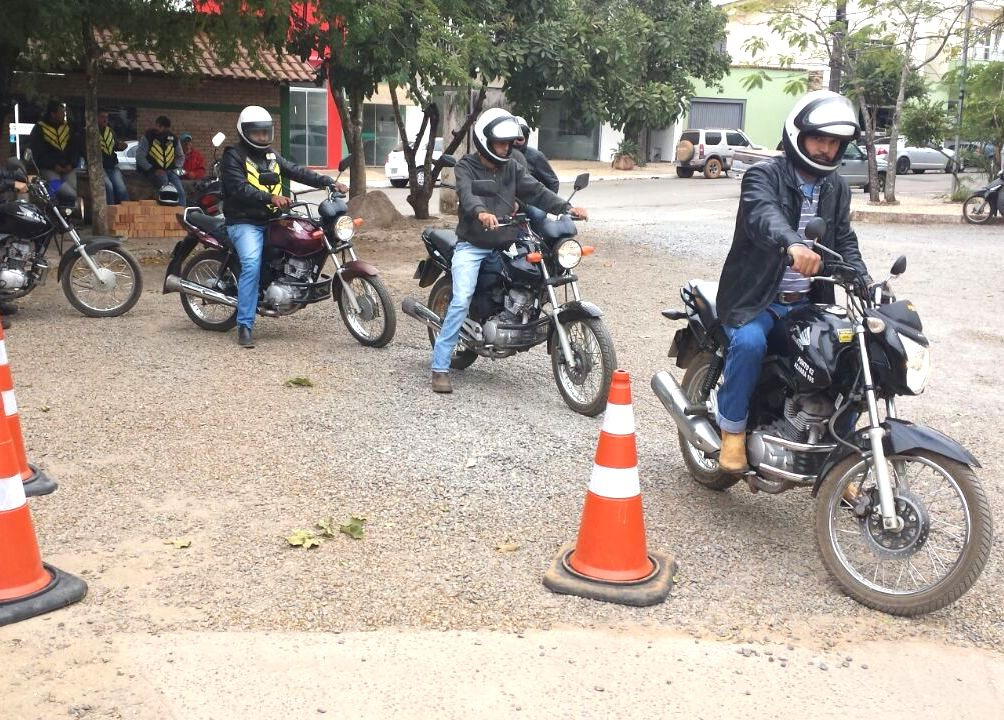 DEMTRAT realiza curso para condutores de mototáxi