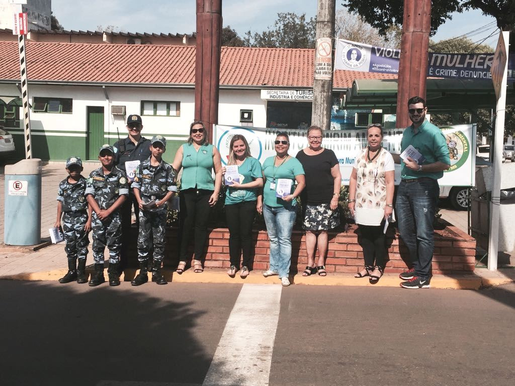 Secretaria realiza blitz educativa da campanha Agosto Lilás