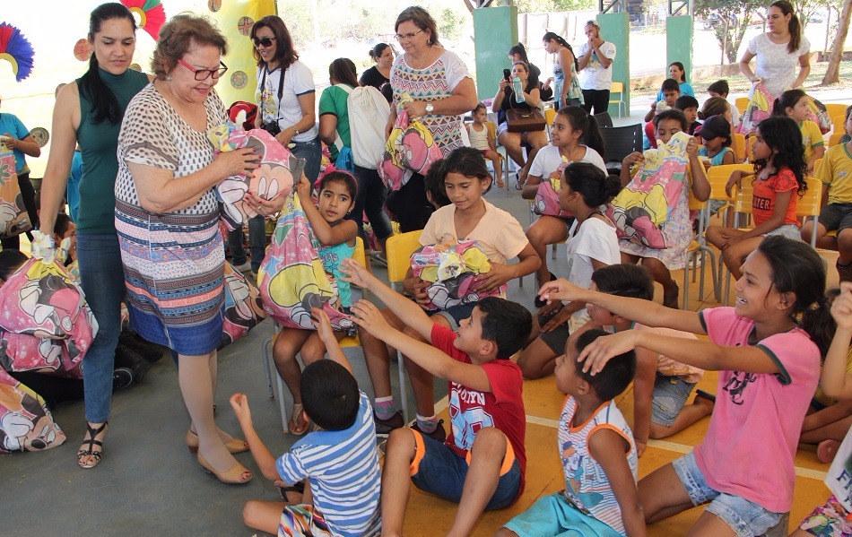 Ação Social do Rally reúne 200 crianças na Vila Machado