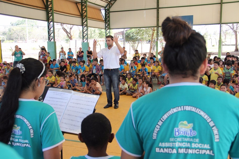 Ação Social do Rally reúne 200 crianças na Vila Machado