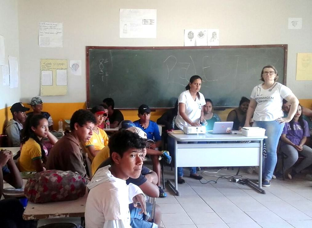 Escola tem palestra sobre infecções sexualmente transmissíveis Escola tem palestra sobre infecções sexualmente transmissíveis