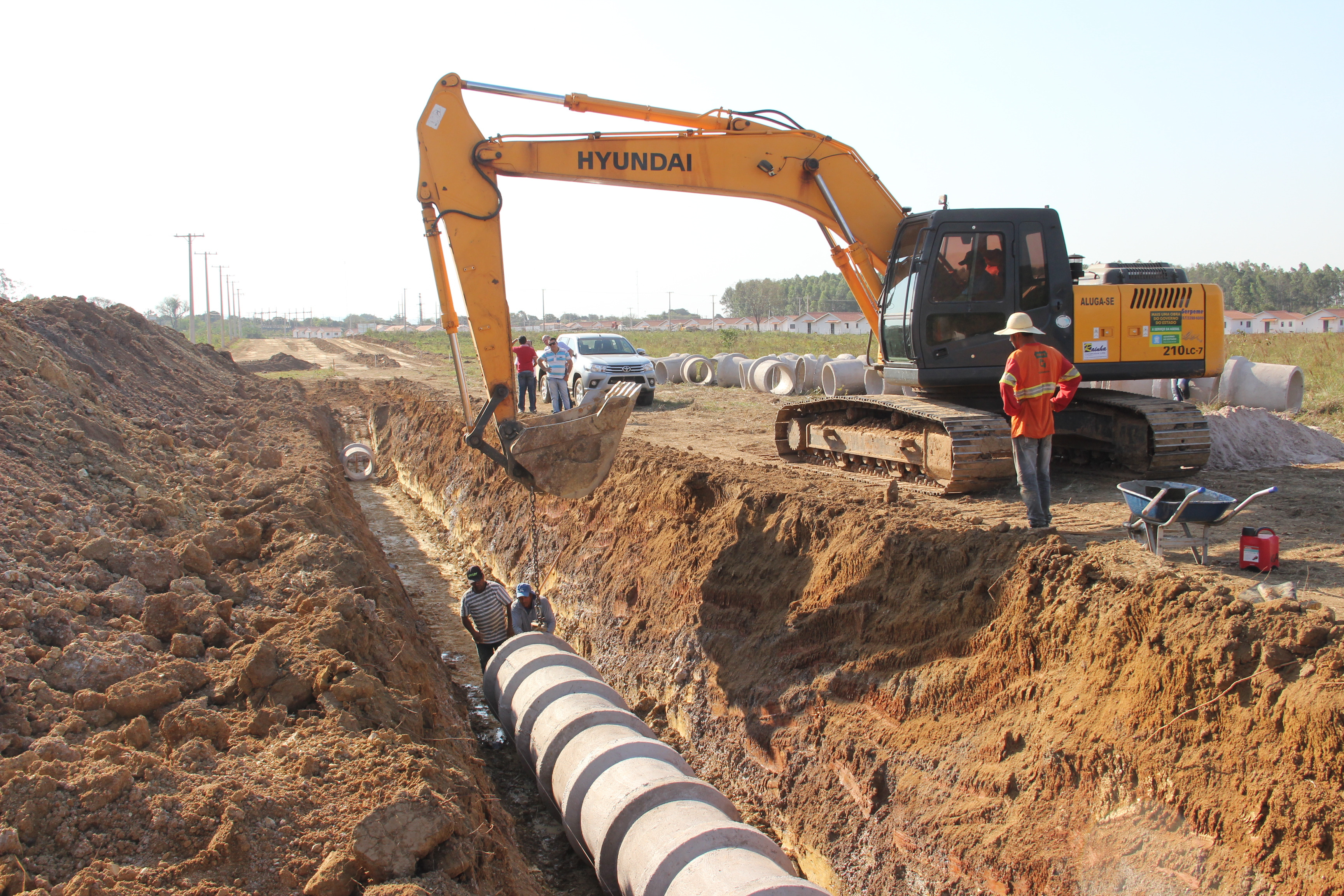 Prefeito vistoria as obras dos conjuntos Rio Bonito, I e II