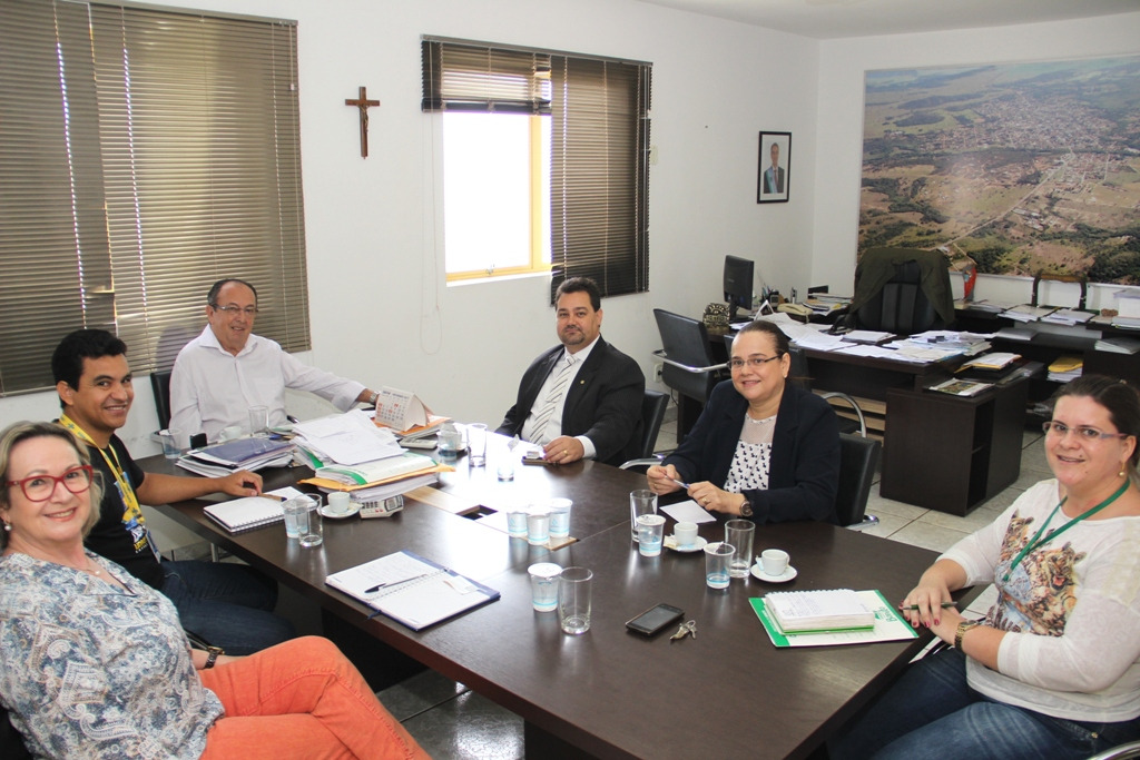 Prefeitura debate com SEBRAE a implantação do REDESIM