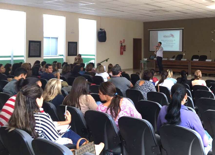 SEMEC capacita para uso de sistema online na Educação