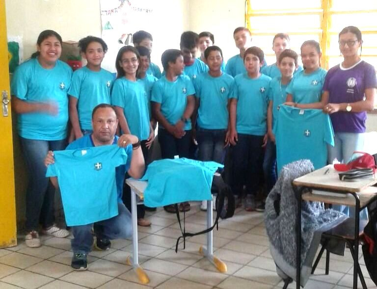 SEMEC conclui entrega uniformes nas escolas da área rural