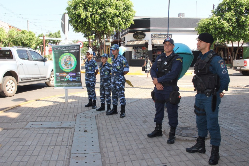 DEMTRAT realiza blitz durante Campanha Nacional do Trânsito
