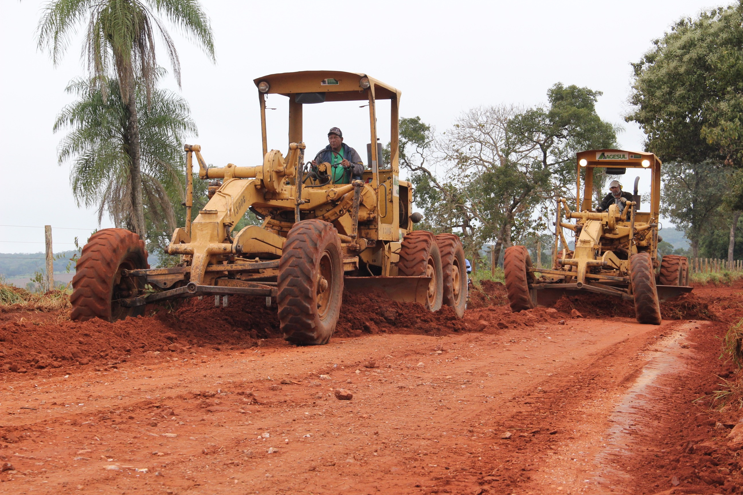 Obras continua trabalhos na Rodovia do Turismo e no Quati