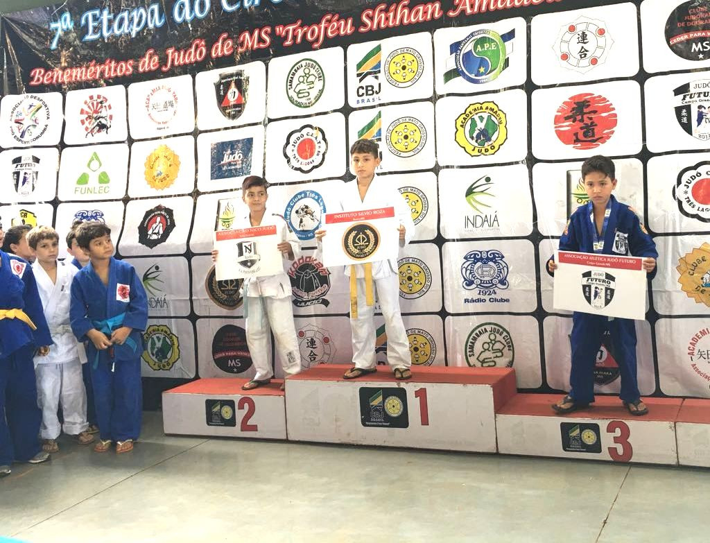 Atletas do judô de Bonito participam de Circuito Estadual