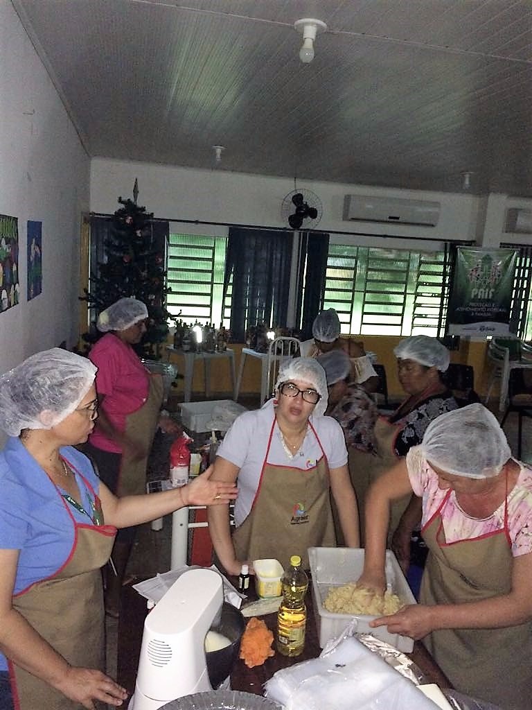 Curso na SAS ensina a fazer panetones, doces e salgados