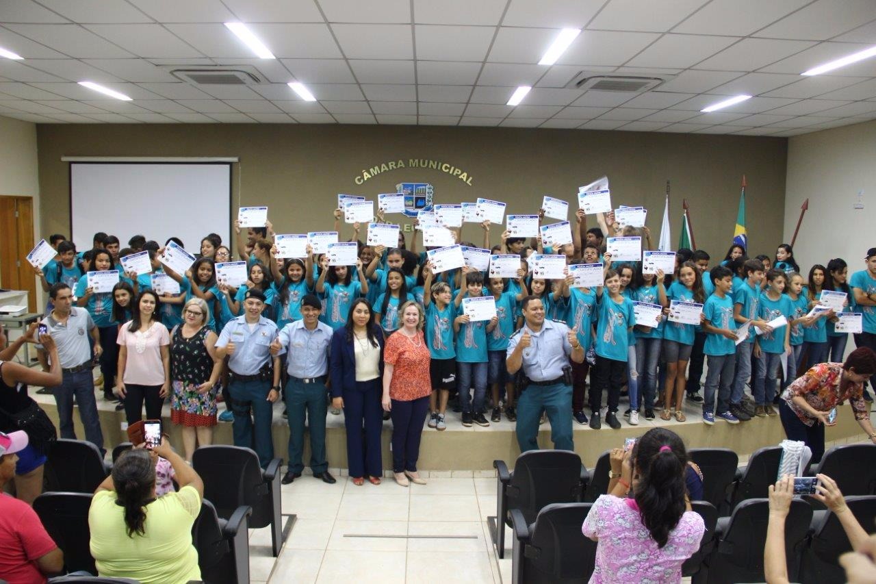 PROERD entrega certificados para alunos das escolas estaduais