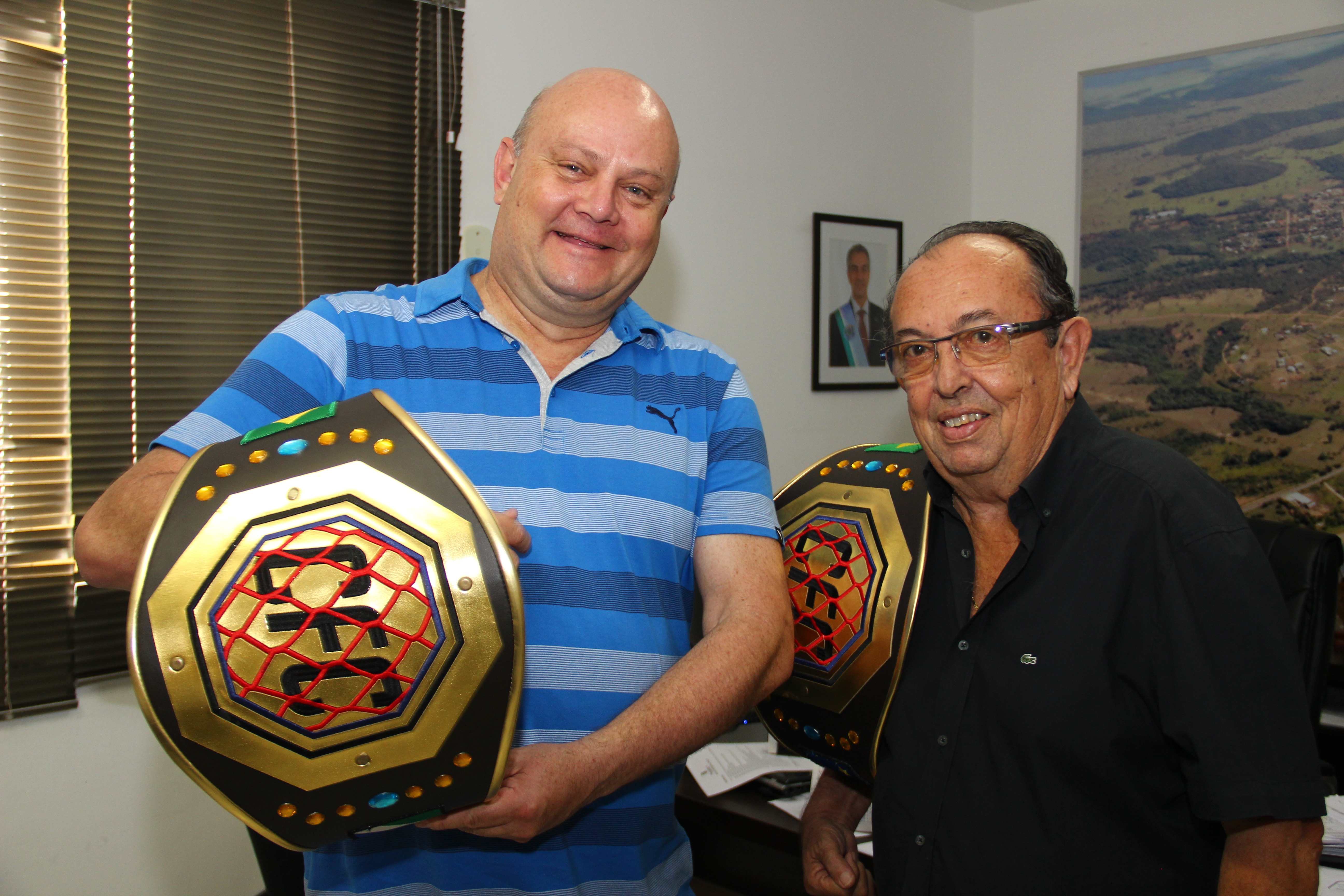 Prefeito recebe atletas campeões do Corumbá Fight Combat 3