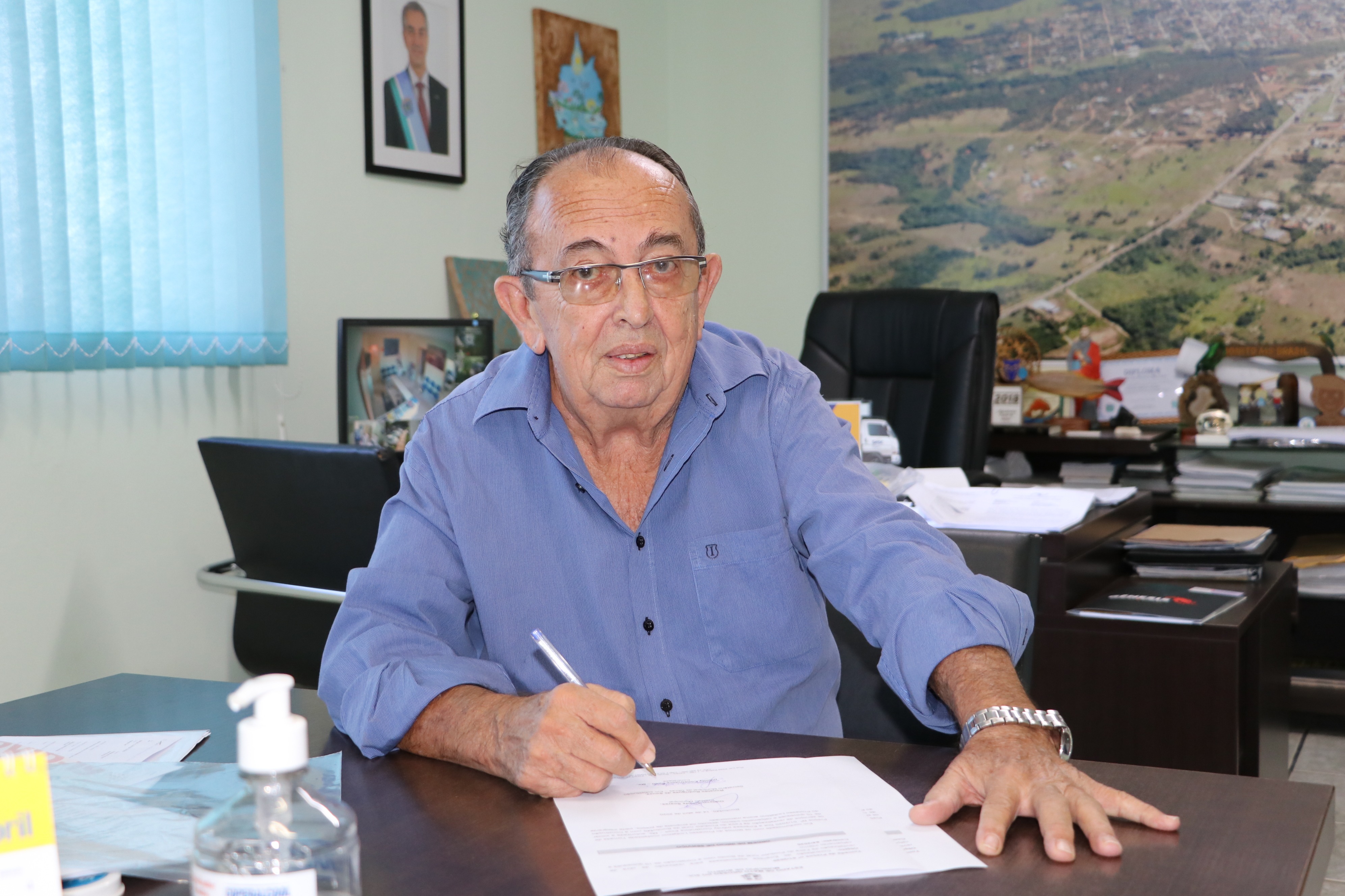 Prefeito assina Ordem de Serviço para revitalização da Feira do Produtor Rural