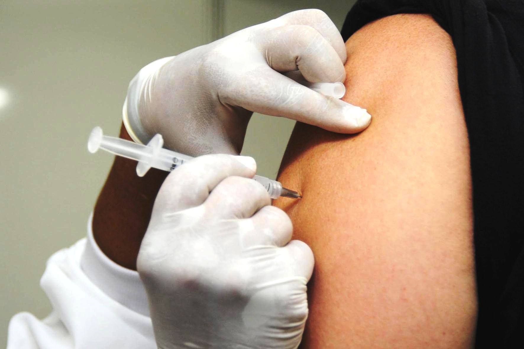 Saúde convoca a população para atualizar carteira de vacinação