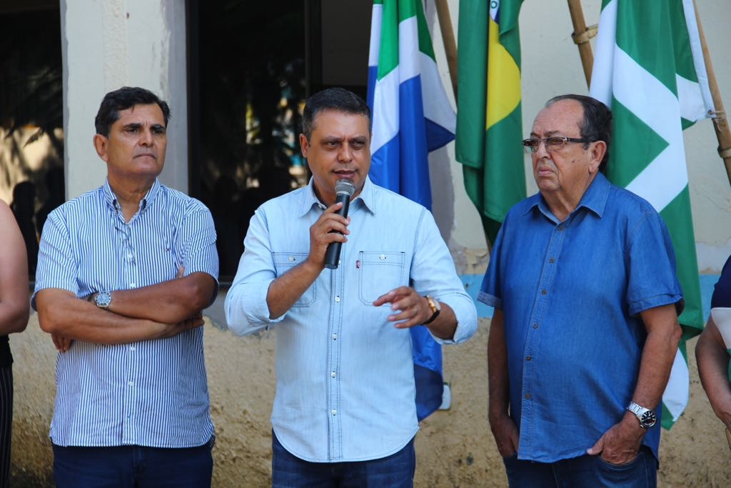 Unidade da Sanesul em Bonito recebe caminhão basculante