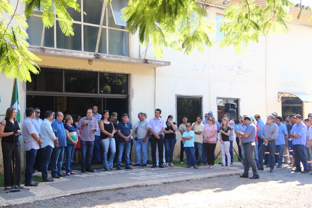 Unidade da Sanesul em Bonito recebe caminhão basculante