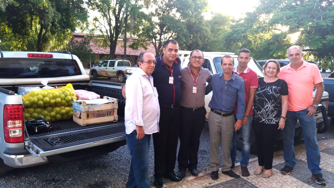 Prefeito coordena ajuda aos moradores em Águas do Miranda