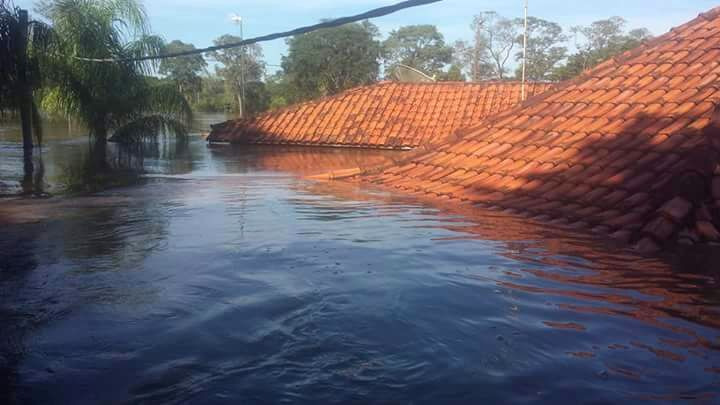 Prefeito coordena ajuda aos moradores em Águas do Miranda