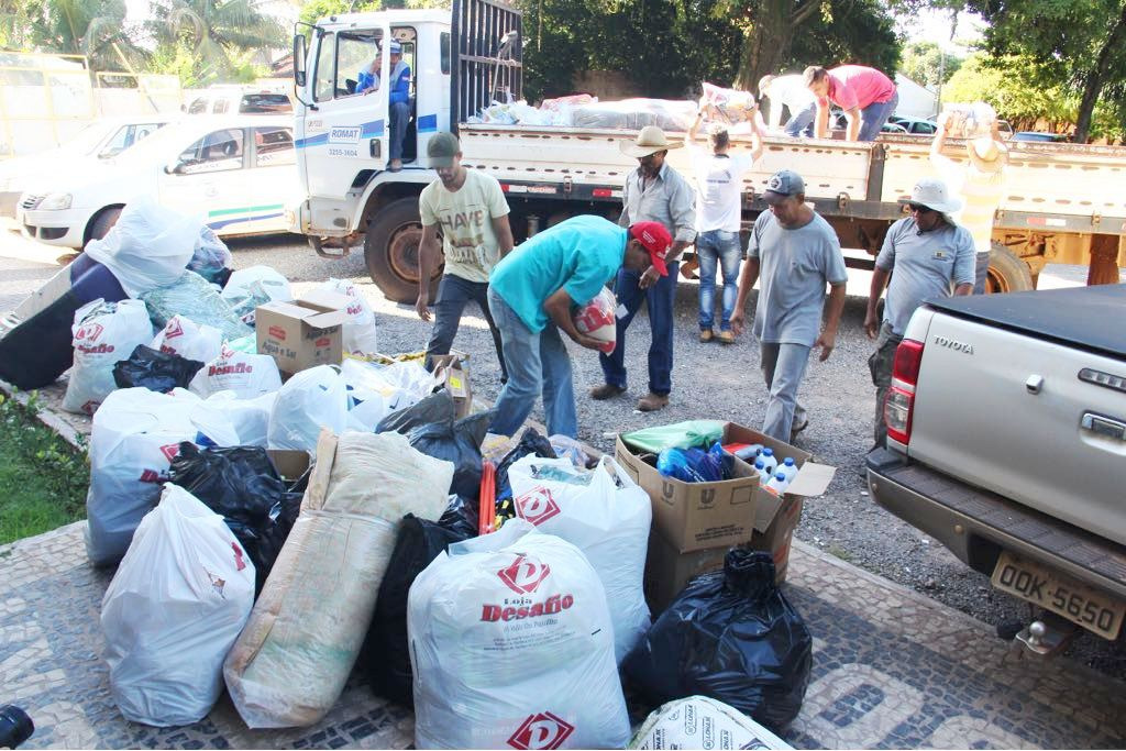 Prefeito coordena ajuda aos moradores em Águas do Miranda