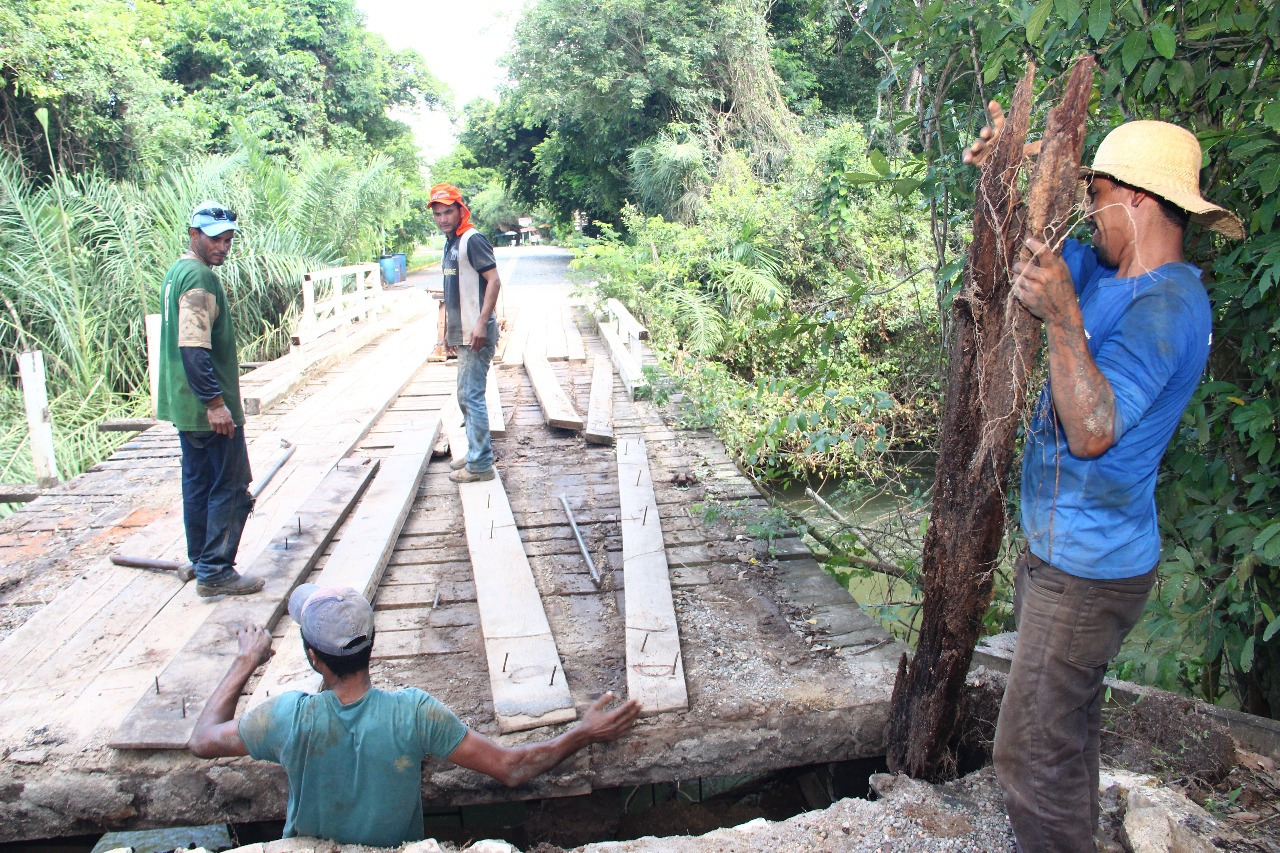 Prefeitura reforma ponte do Formoso, no acesso ao Balneário