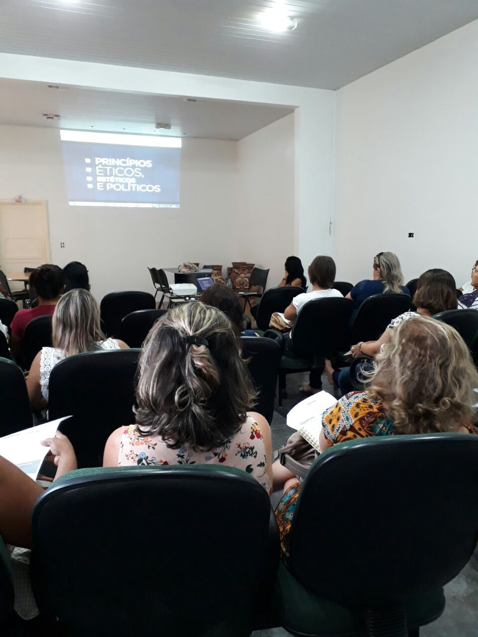 SEMEC realiza o "DIA D” da Base Nacional Comum Curricular
