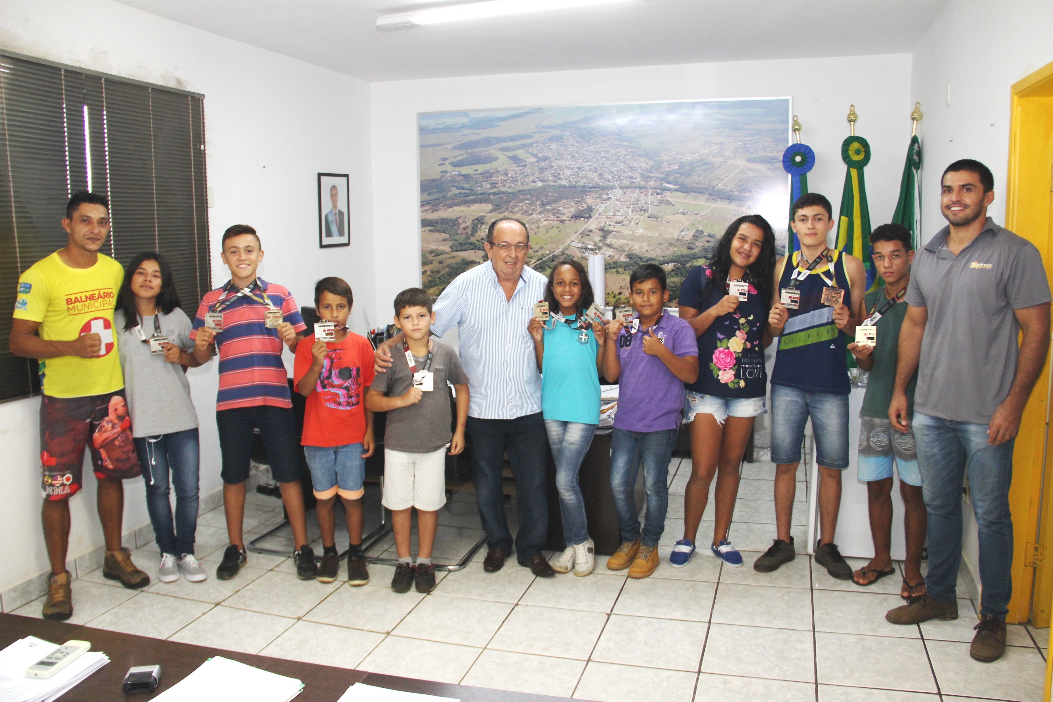 Prefeito recebe alunos de Jiu Jitsu do Instituto Arte Transformar