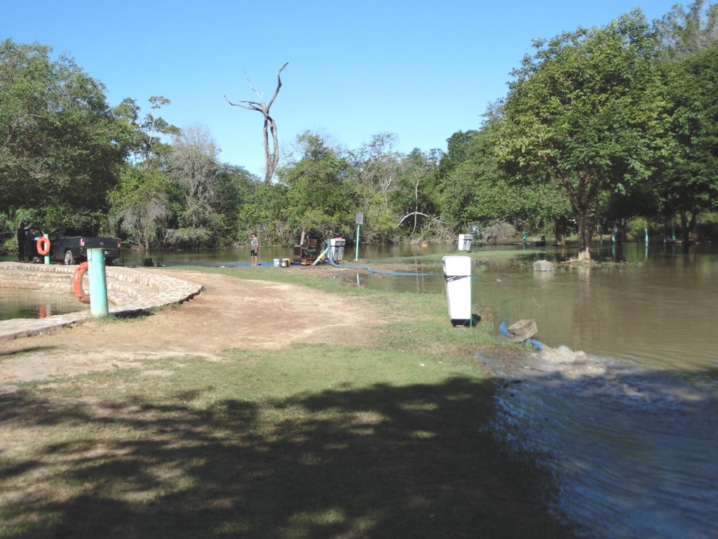 Balneário passa por dragagem e nível do rio continua elevado