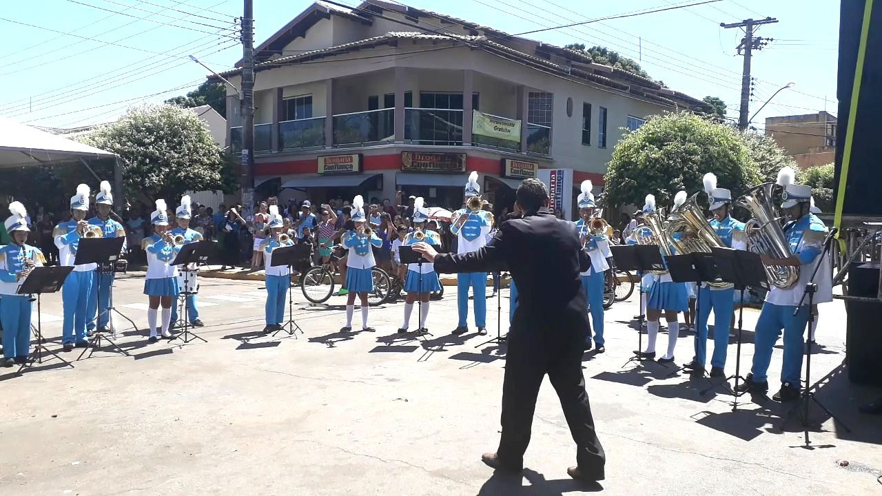 Banda Municipal se apresenta no aniversário de Nioaque
