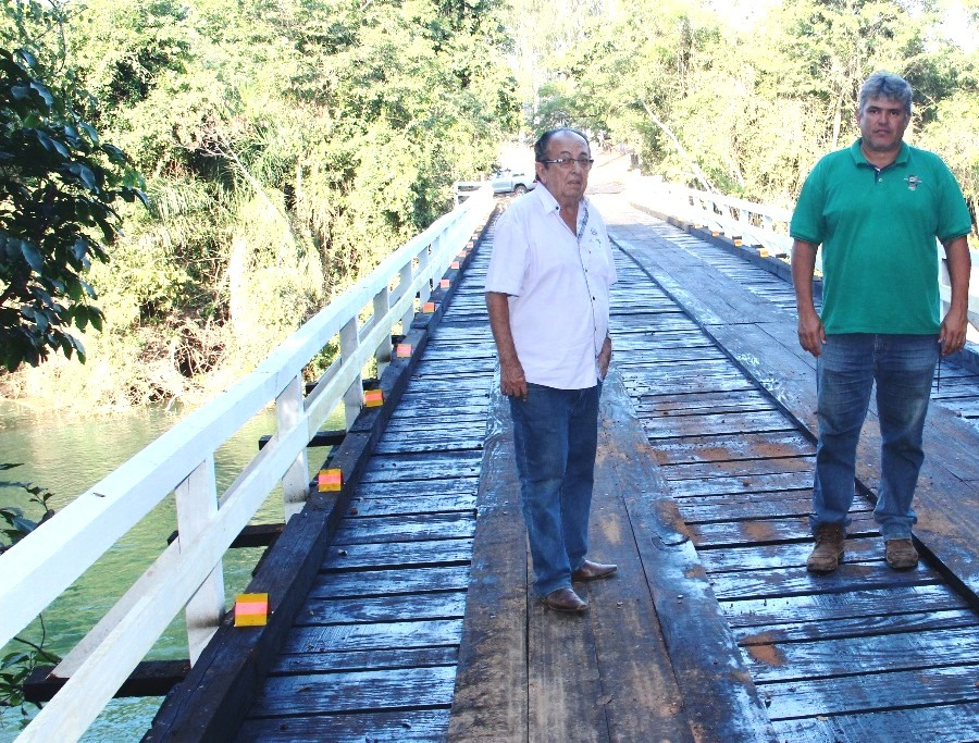 Prefeito Odilson Soares e secretário de Obras, Ygor Lopes. 