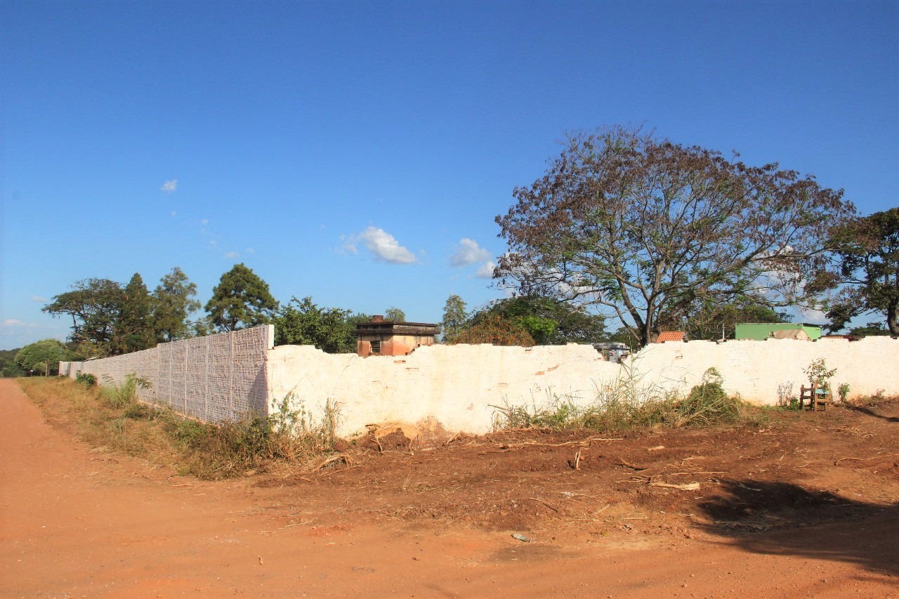 Prefeitura reforma os muros do Cemitério Municipal