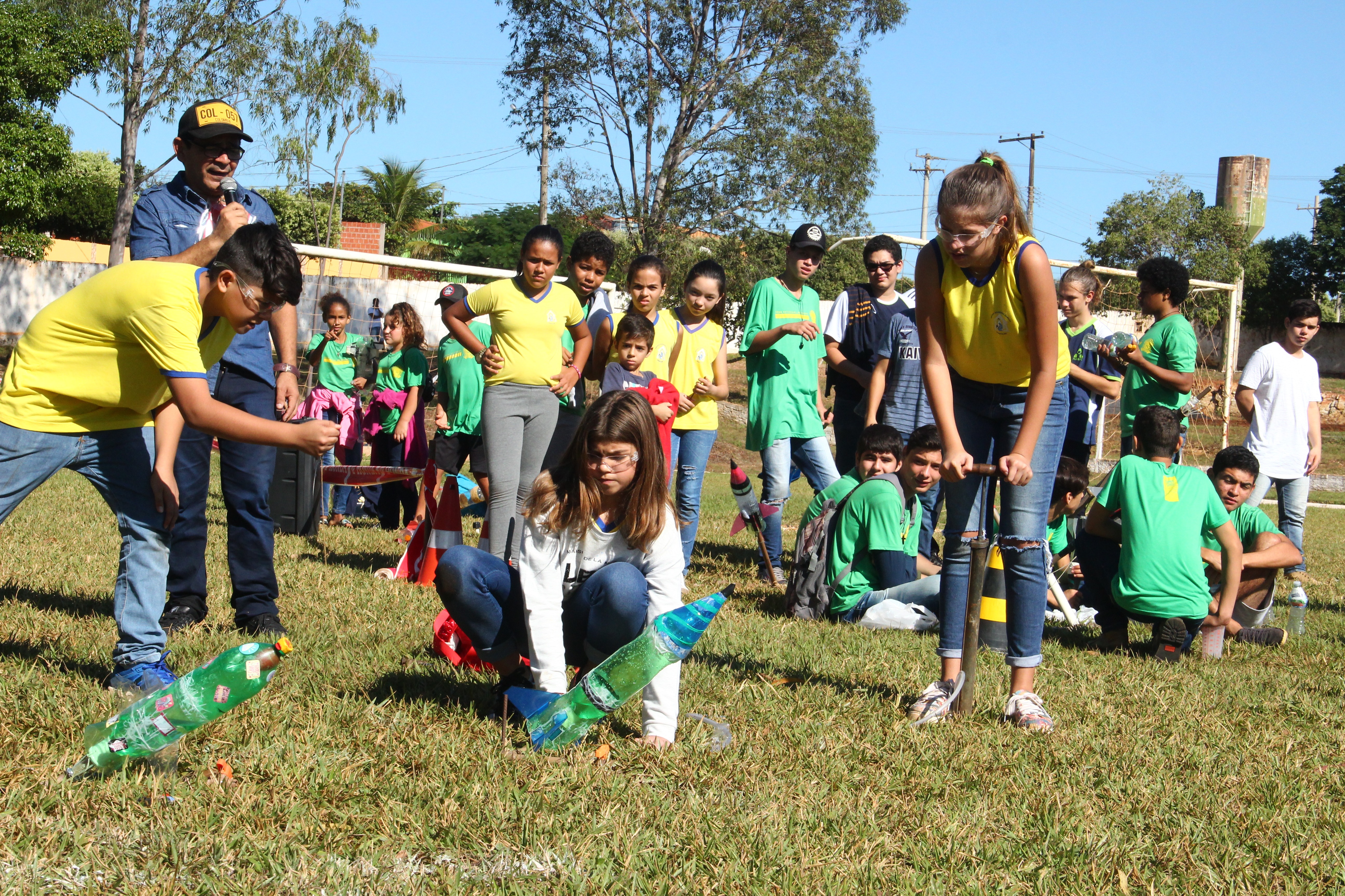 Escolas de Bonito participam da Mostra Brasileira de Foguetes Escolas de Bonito participam da Mostra Brasileira de Foguetes
