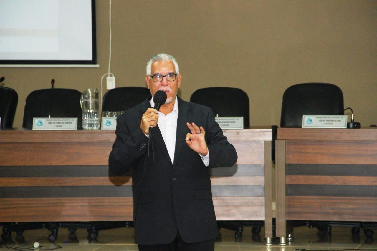 SEMEC realiza palestra "Professores que fazem a diferença"