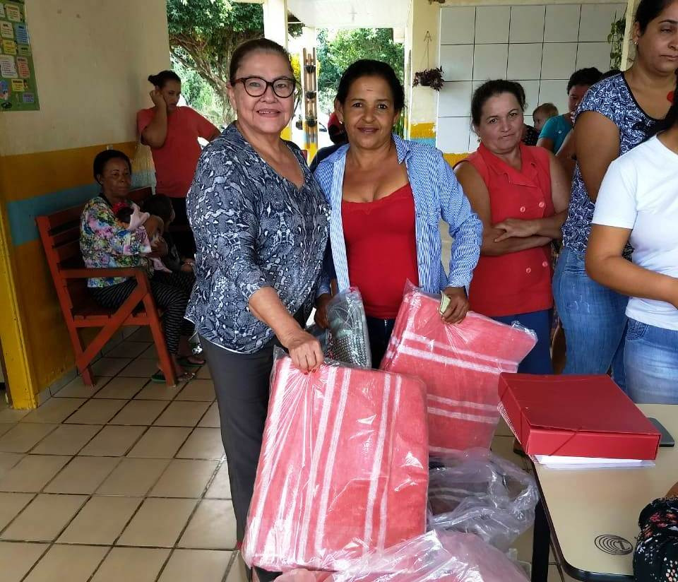 SAS entrega 198 cobertores no assentamento Guaicurús SAS entrega 198 cobertores no assentamento Guaicurús