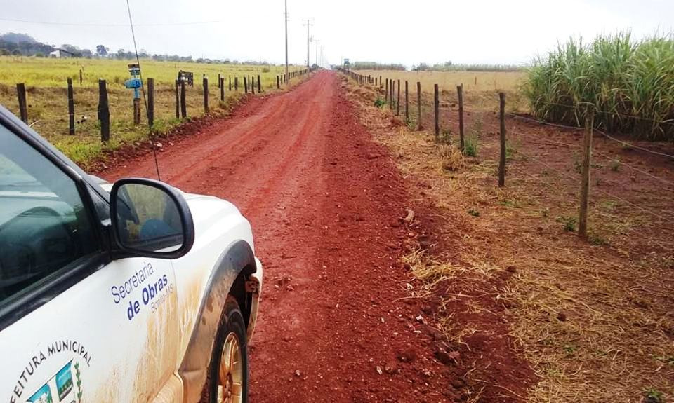 Obras conclui patrolamento de estradas de assentamentos