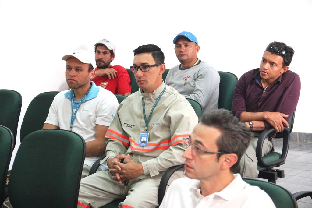 Reunião com empresas debate poda e corte de árvores