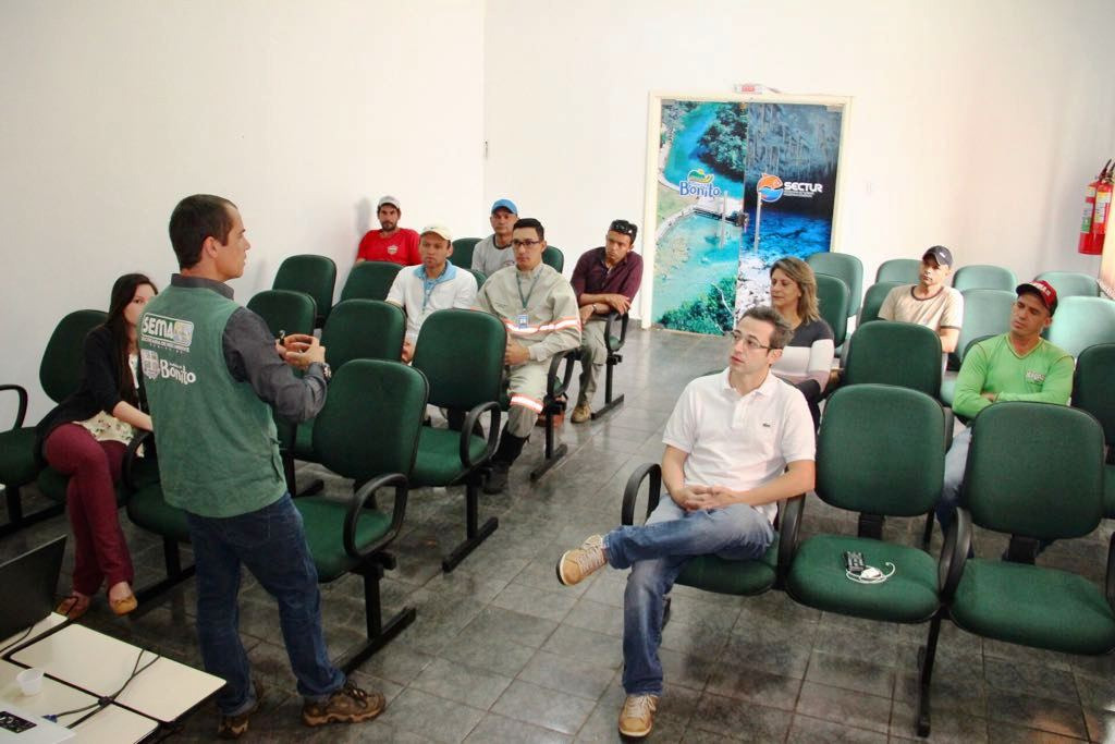 Reunião com empresas debate poda e corte de árvores