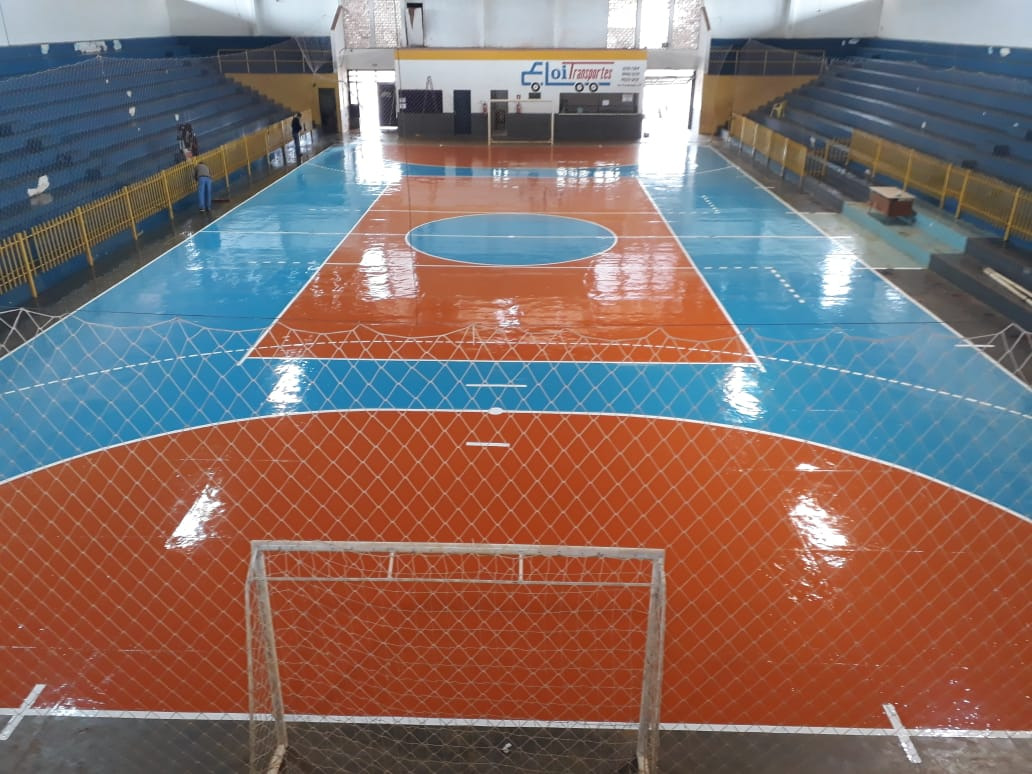 Quadra recebeu pintura nova, decorrente de parceria com as empresas Xibiu Pinturas e M2 Telecomunicação.