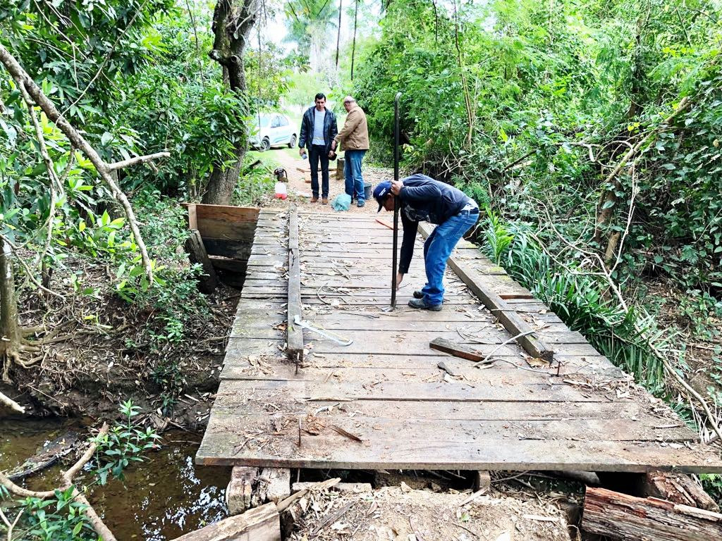 Prefeitura reforma ponte sobre o Córrego Bonito, junto ao BNH