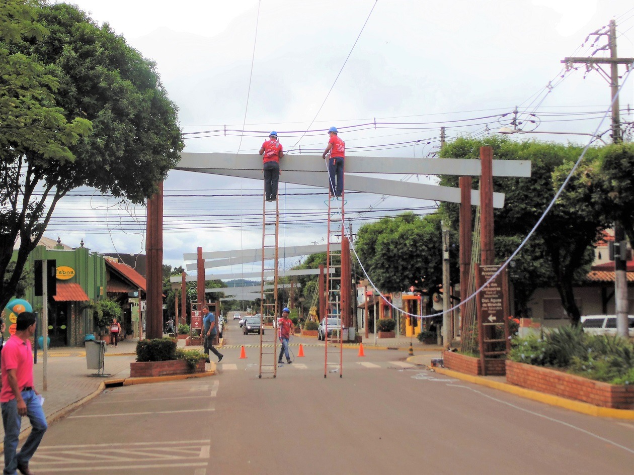 Instalação coincide com o início das obras de revitalização da Iluminação da Praça da Liberdade e do CMU. Foto: PMB
