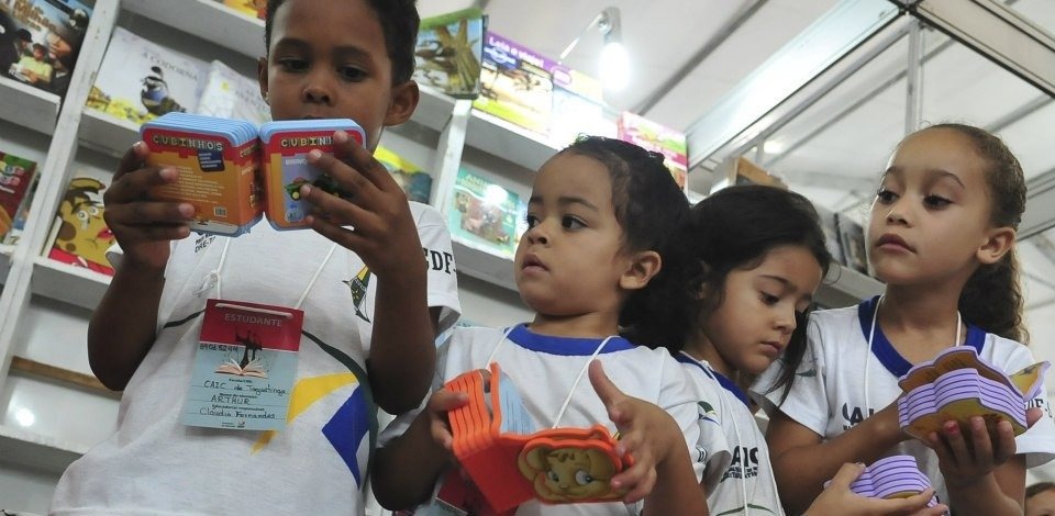 Crianças com deficiência e crianças cujos pais ou responsáveis legais são beneficiários do Programa Bolsa Família tem prioridade na inscrição. Foto: Elza Fiúza/Agência Brasil