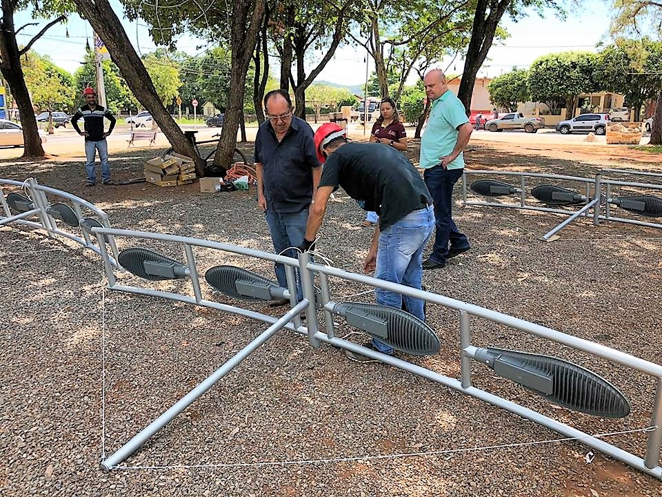 Prefeito acompanha execução das obras na Praça da Liberdade. Foto: Jabuty
