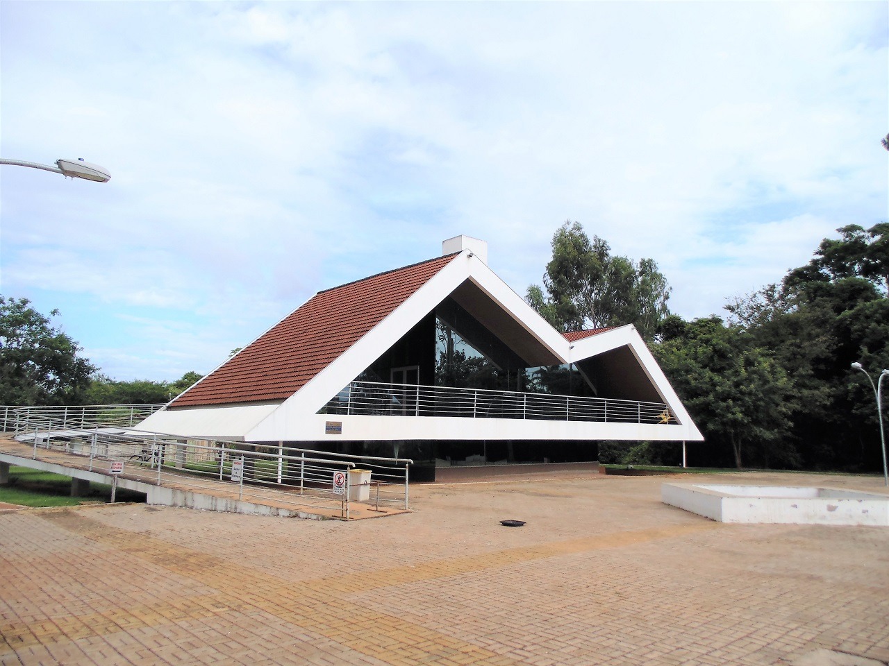 Prédio funciona como sede da Secretaria Municipal de Esportes e dispõe de um auditório para 90 pessoas. Foto: PMB 