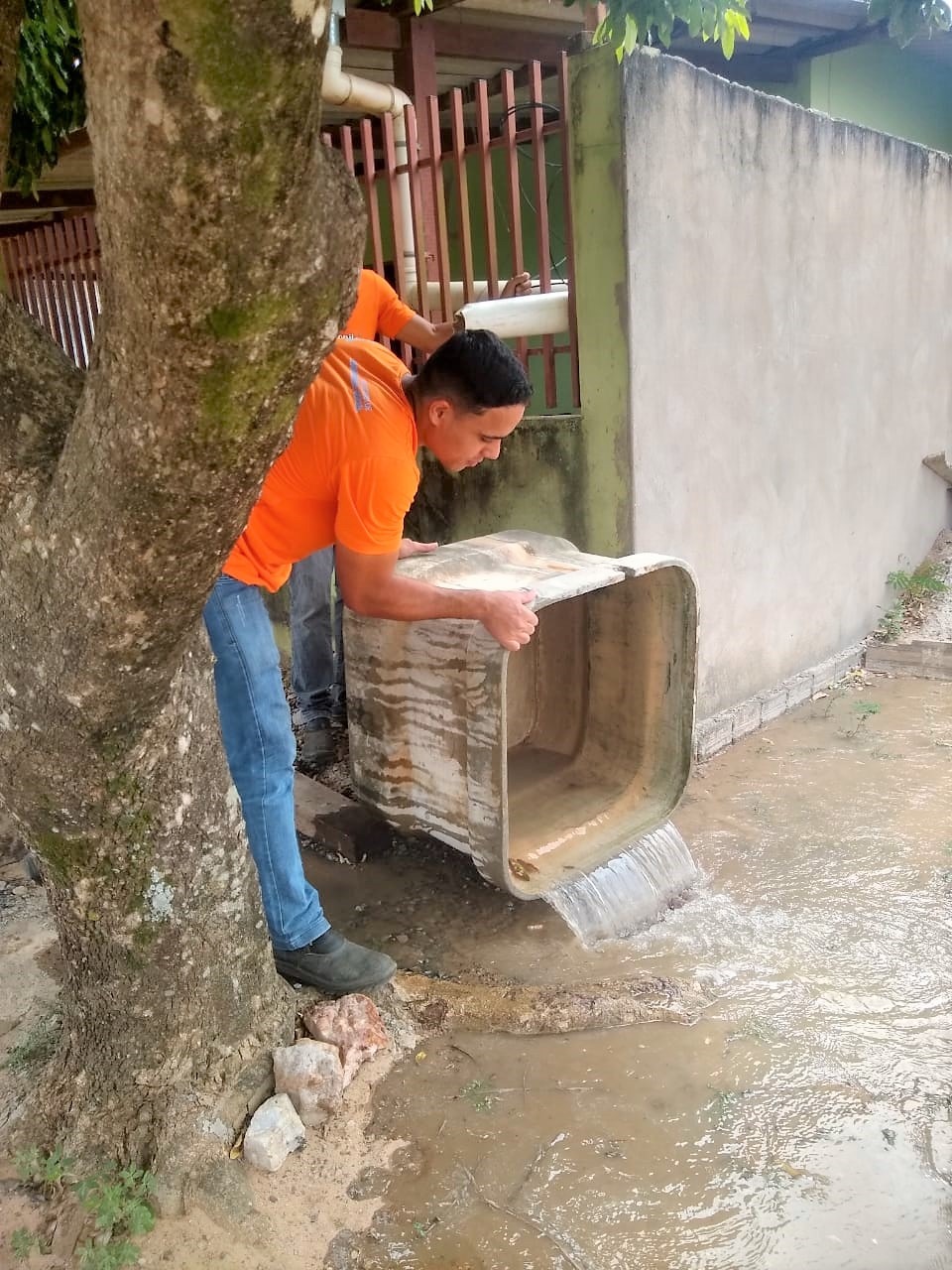 As ações incluem a vistoria e limpeza de caixas d´água e a aplicação de larvicida. Foto: Divulgação
