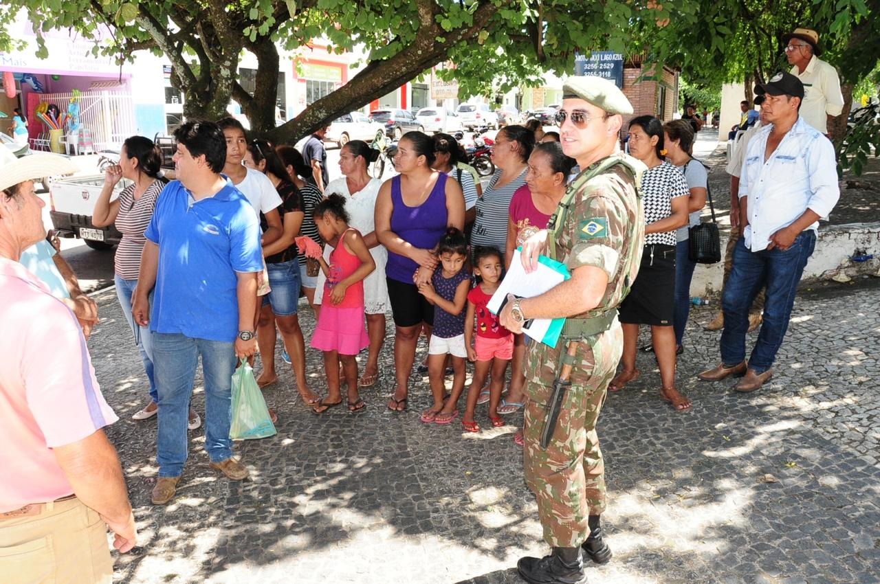 Embarque contou com a presença de um grande número de familiares. Foto: Jabuty
