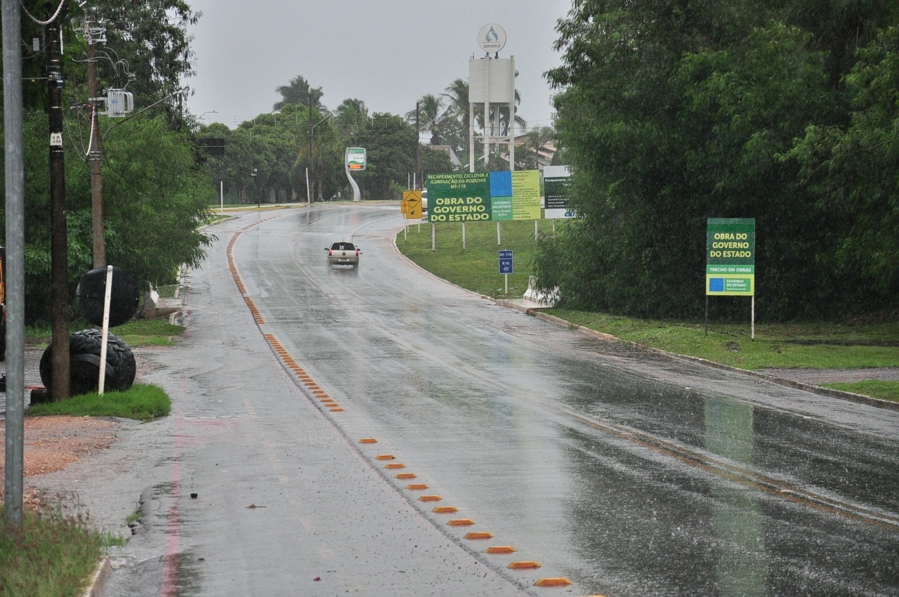 Chuva na segunda e na quarta-feira acumulou 260 milímetros, o volume do mês inteiro. Foto: Jabuty