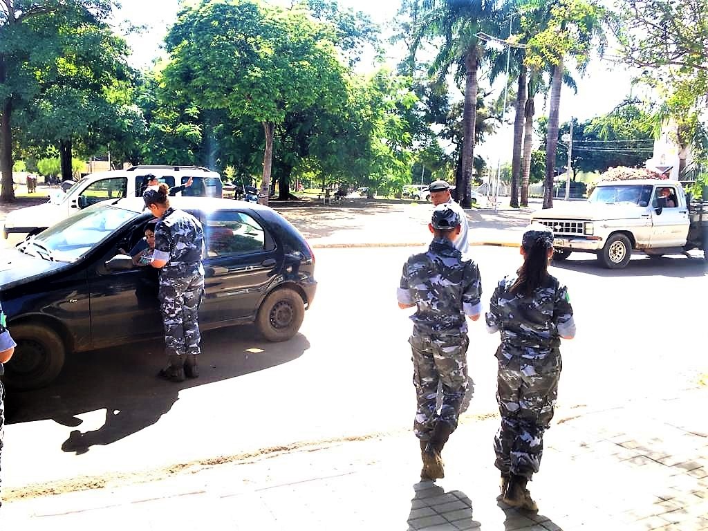 Blitz contou com a participação do comandante da 1ªCIPM de Bonito, tenente-coronel Ademir de Oliveira. Foto: Divulgação