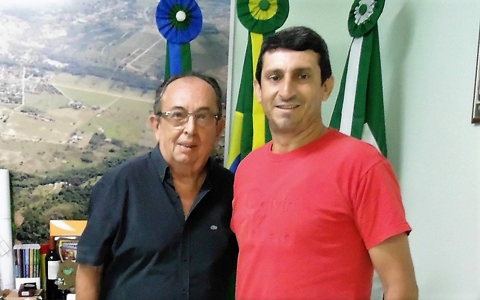 Prefeito dá posse ao novo secretário municipal de Esportes Nomeação do novo secretário foi publicada no Diário Oficial dos Municípios de Ms desta terça-feira (2). Foto: PMB