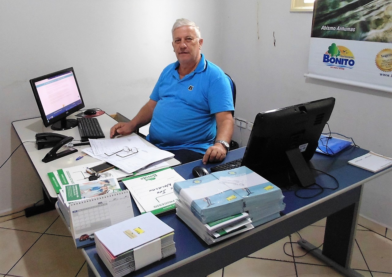 Atendimento é prestado pelo coordenador do PROCON local, Valter Mollmann.